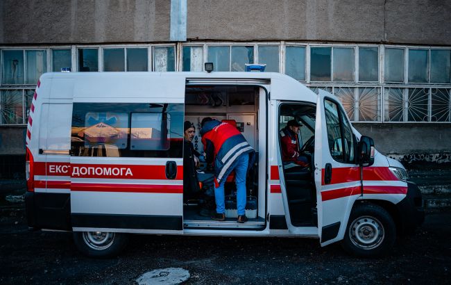 Окупанти вдарили по Новомосковську: вибухом перевернуло маршрутку, десятки поранених