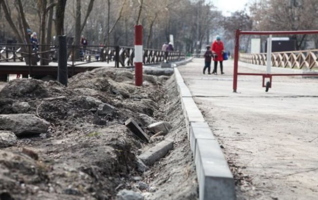 Посадовців "Київзеленбуд" підозрюють в розкраданні 10 млн грн, виділених на ремонт парку