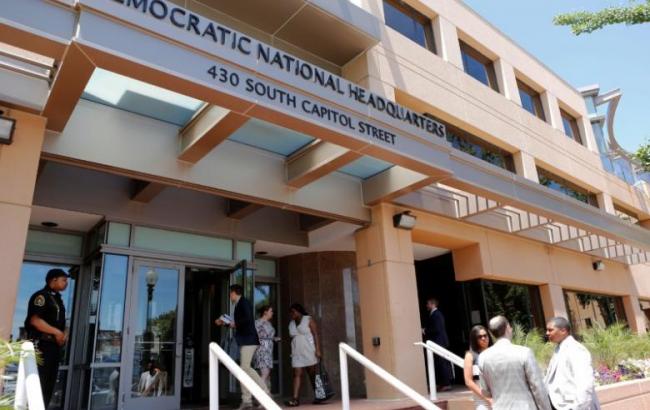 ФБР розслідує нові спроби зламу телефонів Демпартії