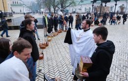 Комендантский час на Пасху: где изменили правила и как будут работать храмы