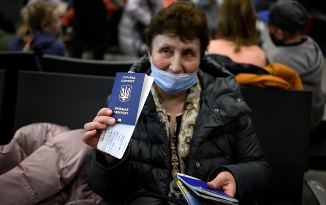 Прага закрывает центр приема беженцев: где будут принимать украинцев в Чехии