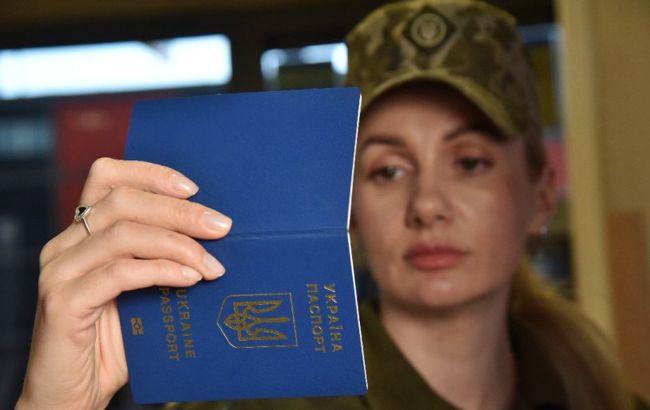 "Любовь" ради побега? На границе задержали мужчину, чья "жена" оказалась тещей