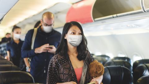 Как избавиться от тошноты в самолете: эксперты назвали действенные способы