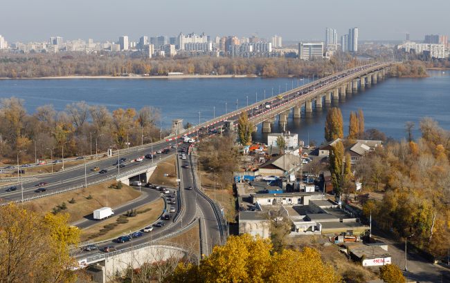 Транспортний колапс через перекриті мости у Києві 2 жовтня: деталі та відео