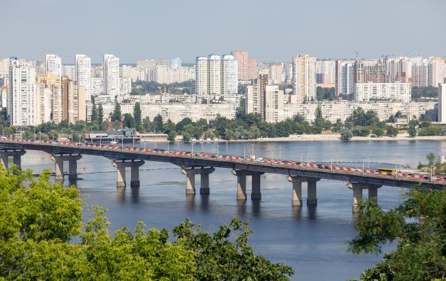 У Києві обмежують рух мостом Патона: що та як надовго змінюється для водіїв