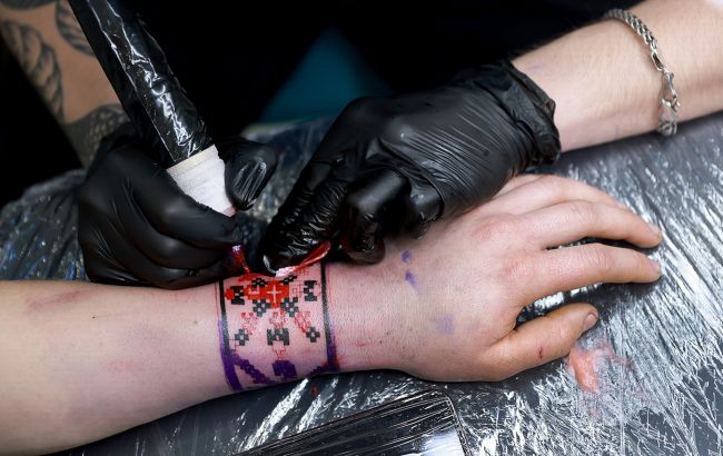 Как правильно ухаживать за татуировкой, чтобы потом не перебивать