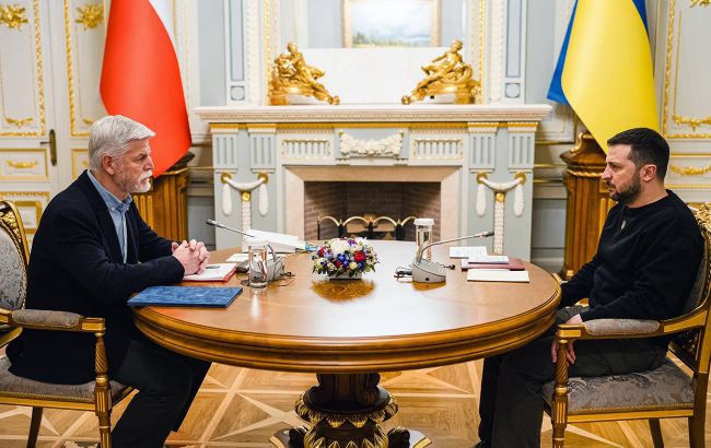 Президентам Чехии и Словакии пришлось спуститься в укрытие во время воздушной тревоги