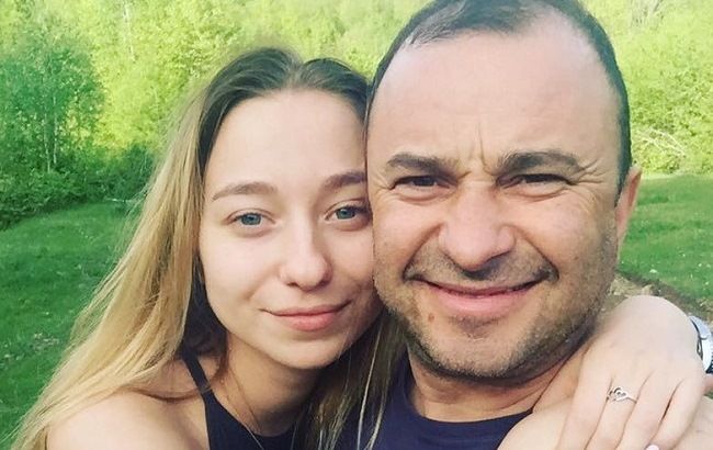 "Не все нормально с психикой": молодая невеста Виктора Павлика рассказала об отце банкроте