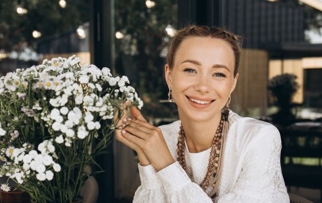 Жена Павлика показала стильный летний образ с балетками: сможет повторить каждая