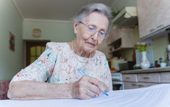 Пенсіонери в червні отримають надбавку до пенсії: хто саме та скільки
