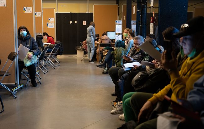 Звертаються менше. Скільки українців отримали посвідки на проживання у Польщі