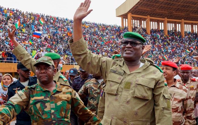 Хунта Нигеру заявила, что вернет страну в гражданское правление в течение трех лет
