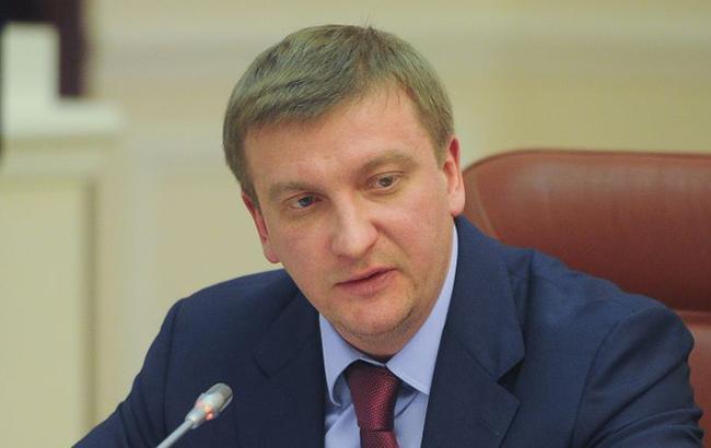 Петренко обвинил суды в невыполнении своих функций