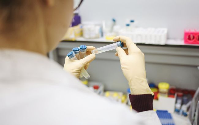 Минздрав пригрозил лабораториям лишением лицензий за сокрытие коронавируса