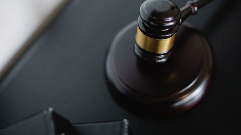 Экс-главу КСУ будут судить за подкуп свидетеля