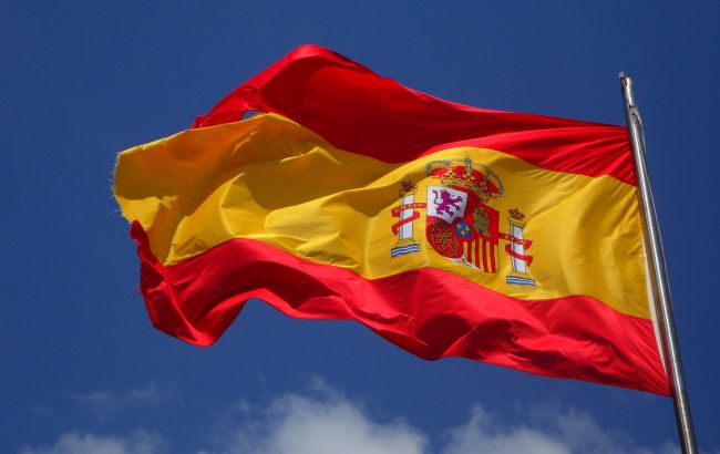 В Іспанії вперше з травня 2020 року хочуть скасувати масковий режим на вулиці