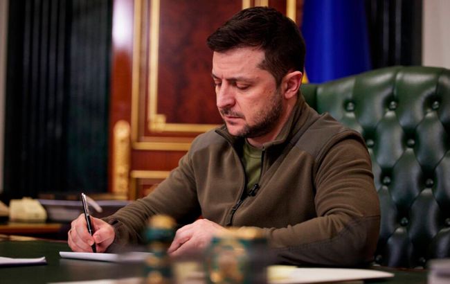 Зеленский подписал закон об учете 17-летних призывников