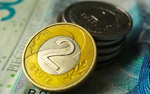 Рекорд не втримався. НБУ почав знижувати курс злотого