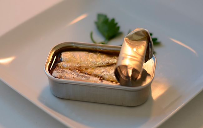 Як правильно зберігати відкриті консерви, щоб не отруїтися