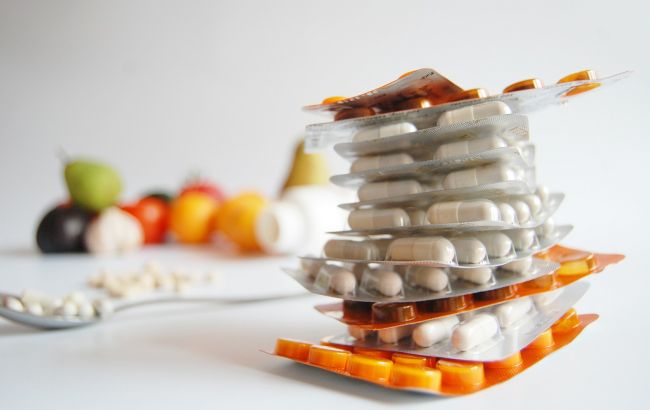 Пацієнти шкодять своєму здоров'ю: лікар відреагувала на продаж антибіотиків по рецепту