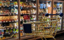 Продукти, одяг, транспорт: що подорожчало, а що подешевшало в Україні