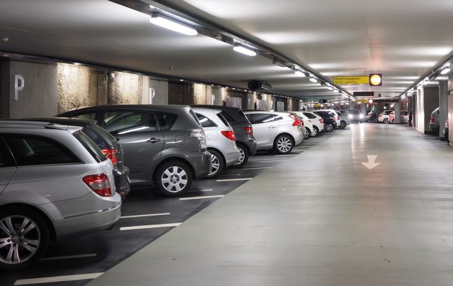 Паркування у Києві знову стане платним: коли платити потрібно обов'язково та як це зробити