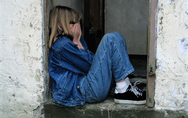 Мысли о самоубийстве у подростков. Какое поведение ребенка должно насторожить родителей