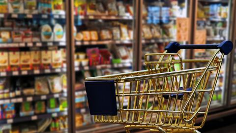 Цены поднимутся еще на 15%: какие продукты к праздникам нужно покупать уже сейчас