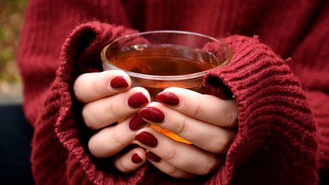 Врачи выяснили, какими напитками опасно согреваться на морозе