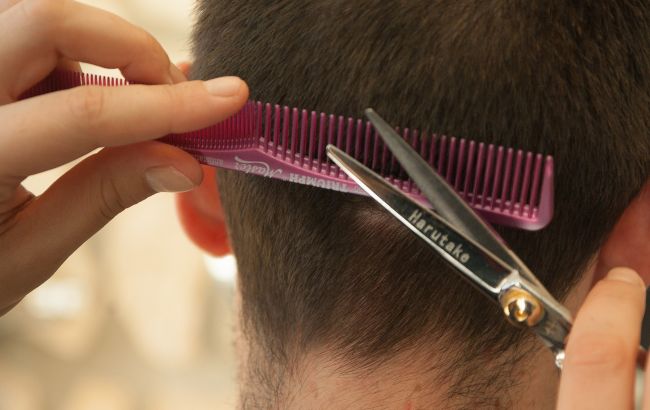 Ось чому не можна стригти своїх родичів. Особливо мамам - дітей