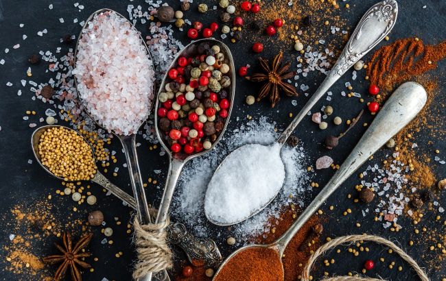 Вчені назвали спецію, що допомагає позбутися від жиру на животі