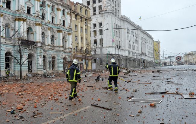У Харкові з початку війни рятувальники дістали з-під завалів понад 150 загиблих