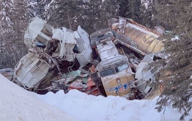 У Канаді потяг зійшов із рейок, є загиблі