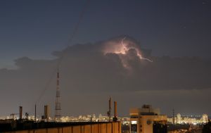 На Україну насуваються грозові дощі, спека відступає