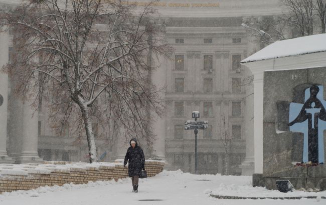 Сильный снег, ветер и метели: часть Украины завтра накроет непогода