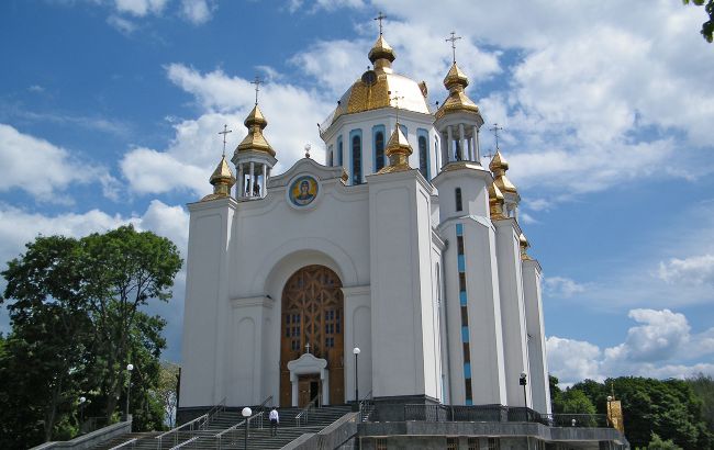 У Рівненській області на Великдень церквам і храмам дозволять працювати уночі