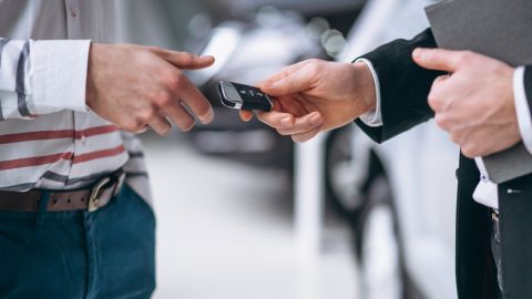 Як не стати жертвою шахраїв при продажу або купівлі авто: найвідоміші схеми