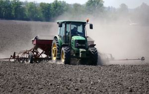 Поднимется ли цена на продукты из-за дорогого топлива? В Кабмине дали прогноз на старте посевной