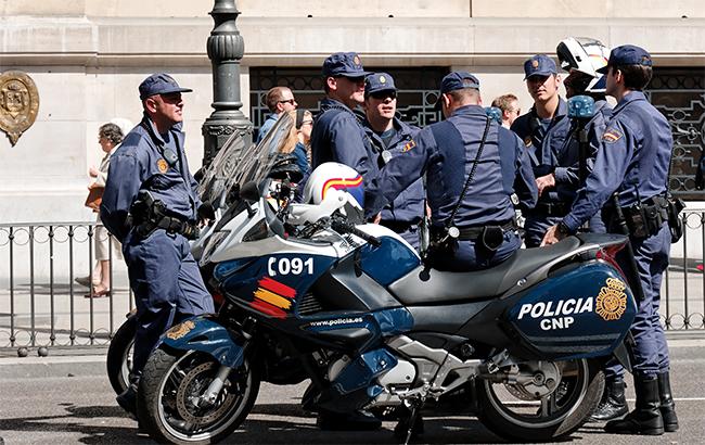 В Испании мужчина напал с ножом на полицейский участок