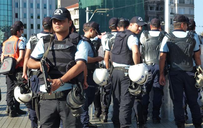 В Турции полиция разогнала акции против военной операции в Сирии