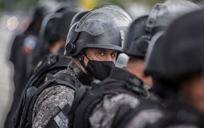 Жертвами полицейской операции в Бразилии стали почти 30 человек