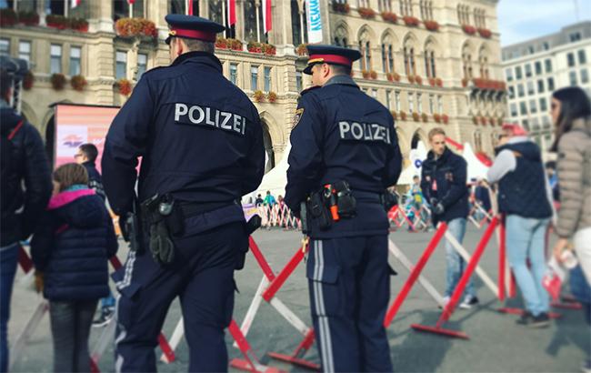 В Вене неизвестный напал с ножом на прохожих, трое ранены