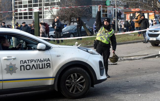 "Жахлива ніч у Києві": поліція показала перші хвилини після удару по 9-поверхівці