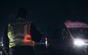 Чоловік у метро Києва накинувся з ножем на пасажирів: поранені двоє осіб