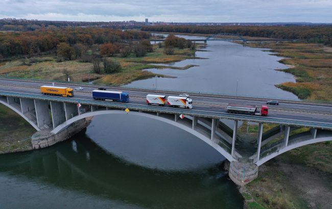 Оголошено бойову готовність. Ситуація на кордоні Білорусі та Польщі загострюється: що відбувається