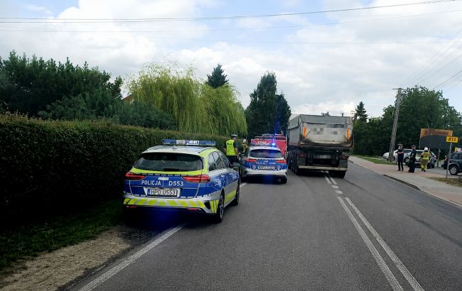 У Польщі впав невідомий об&rsquo;єкт під час атаки РФ на Україну, утворилася вирва