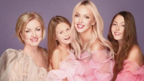 "При всій критиці вона мене дуже любила і дбала": Оля Полякова розповіла про стосунки з матір'ю