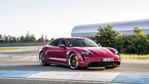 Електричний Porsche Taycan з оновленням додав у запасі ходу
