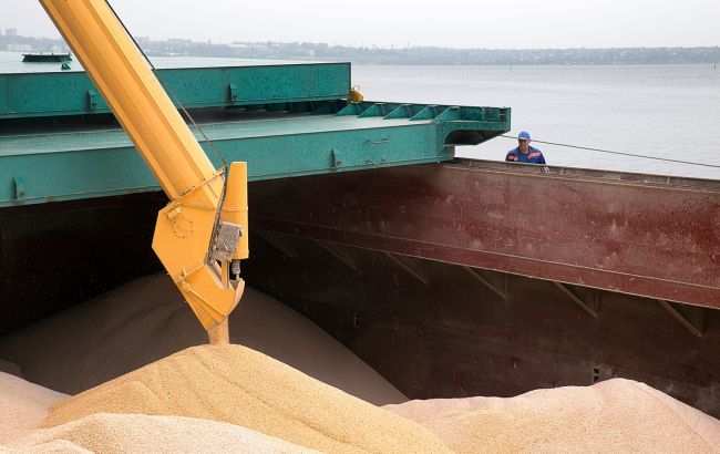 Мировые цены на пшеницу падают после того, как судно с зерном вышло из Черноморска