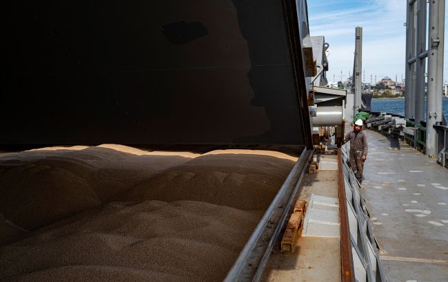 У Зеленського розкрили схеми Росії із продажу краденого зерна